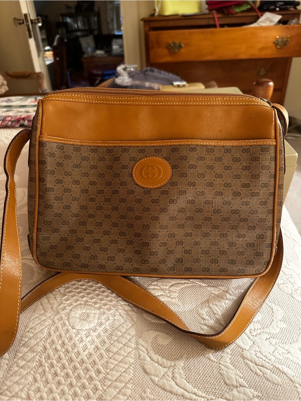 Revised…GG GUCCI Crossover Bag Authenticity Certificate VINTAGE CONDITION *READ* - Picture 2 of 16
